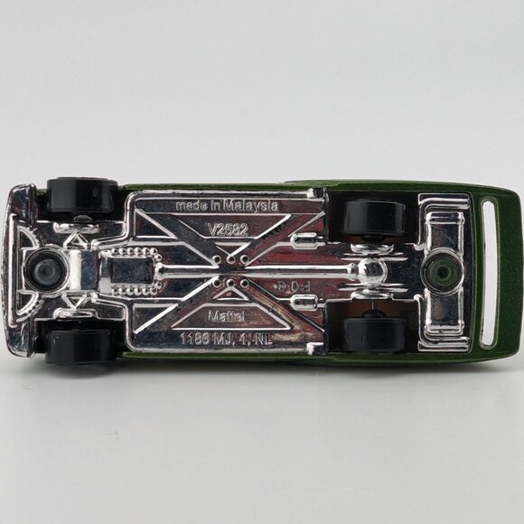 1951 51 Merc Mercury Violet Passion Hotwheels collectible car - Picture 4 of 4